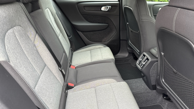 Volvo XC40 2.0 B4P Plus Dark 5dr Auto Petrol Estate